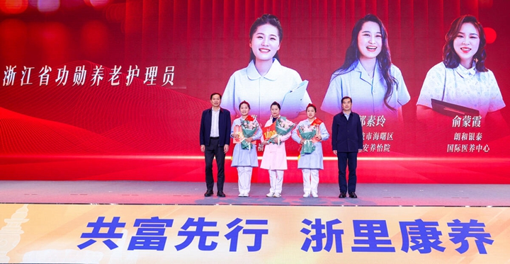 1681803161508398.jpg 1129528400_16816346936771n.jpg